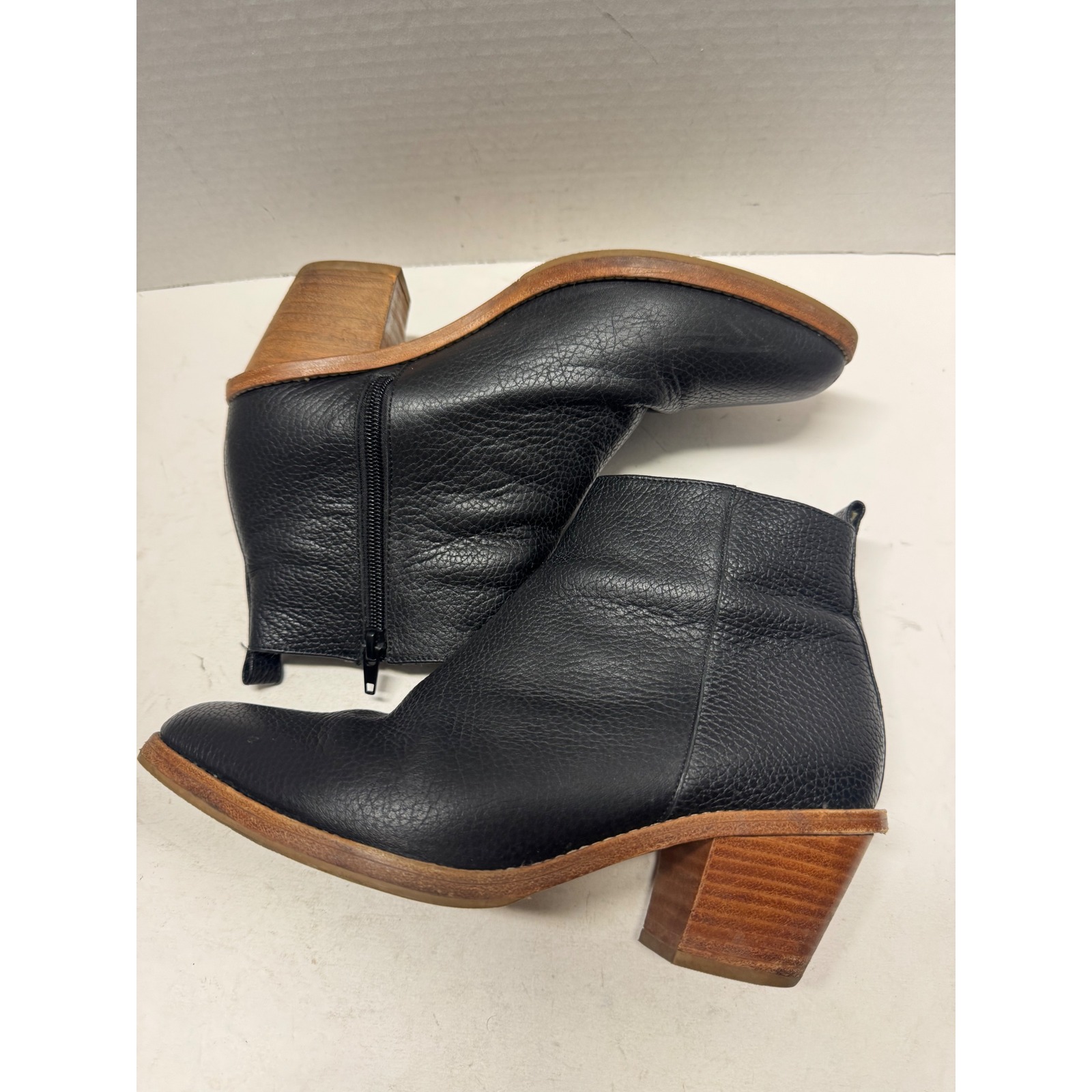 Poppy Barley Black Pebbled Leather Heeled Ankle Boots 8.5 Stacked Wood Heel 947 — image 7 of 8